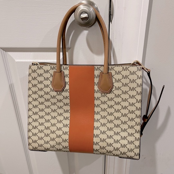 Michael Kors Center Stripe convertible large tote - Picture 6 of 7